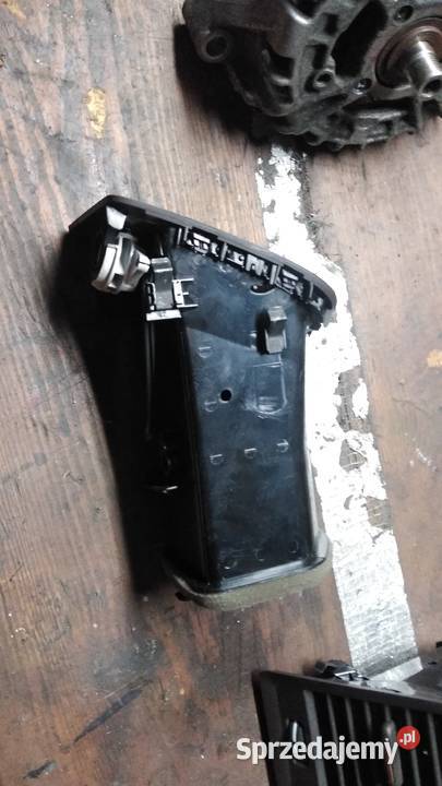 Kratki nawiewu Volvo XC60 brązowe idealne Wyposażenie wnętrza Inowłódz sprzedam