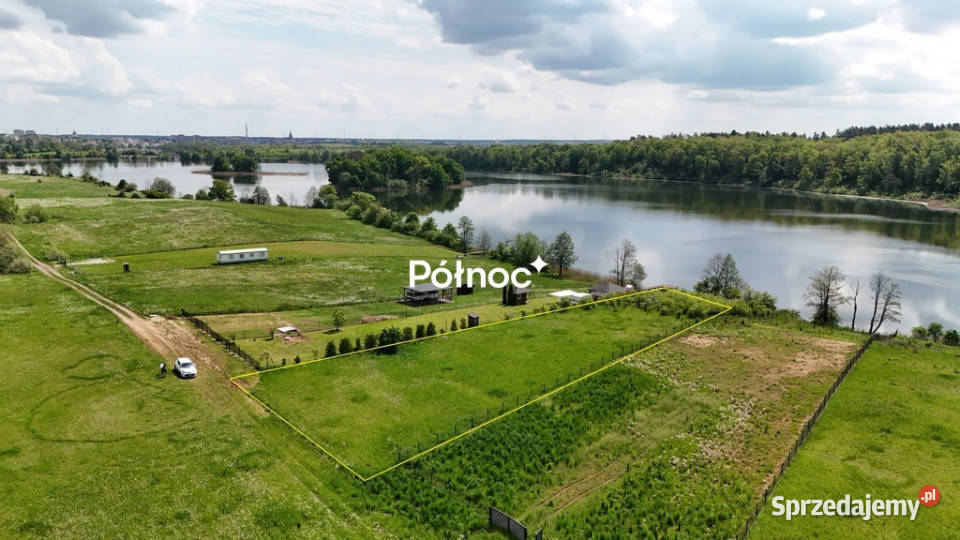 Siedliska działka z linią brzegową jeziora