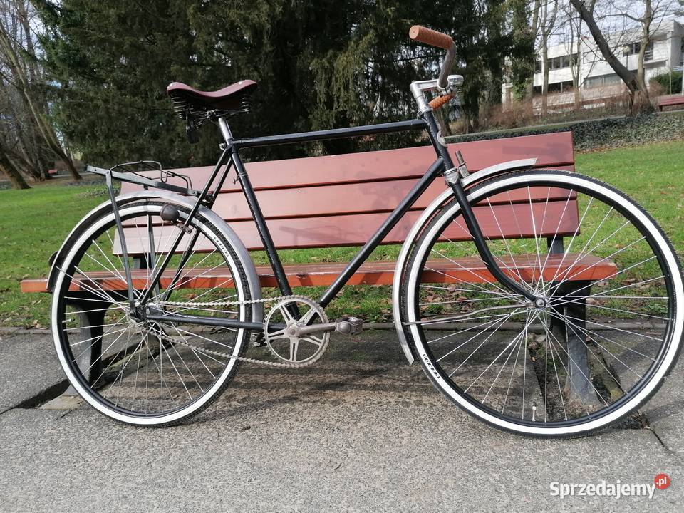 Zabytkowy stary węgierski rower R26
