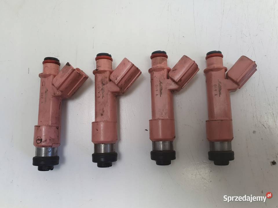 WTRYSKIWACZ Toyota Yaris III 15 HYBRID wtrysk Części samochodowe sprzedam