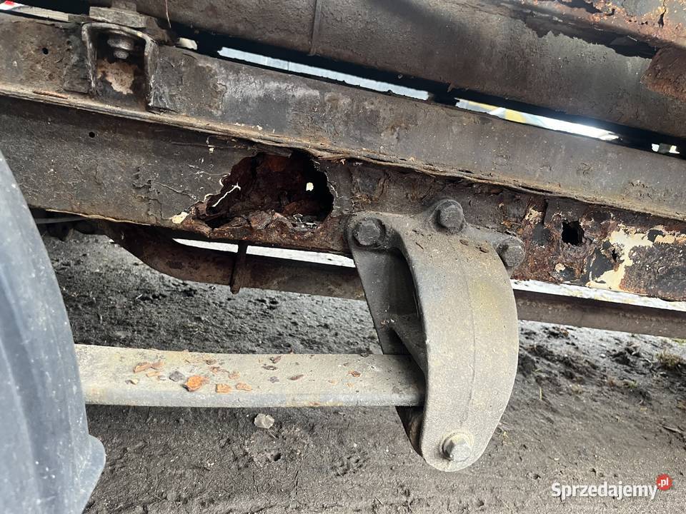 Sprzedam Sprintera lawetę