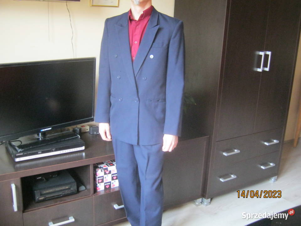 Granatowy garnitur ze spodniamiuzyty 3 razy Rzeszów sprzedam