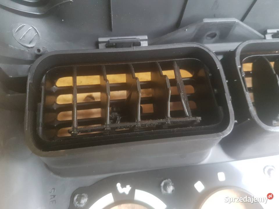 Suzuki Ignis FH 0003 ramka kratki nawiewu ramka dolnośląskie Legnica