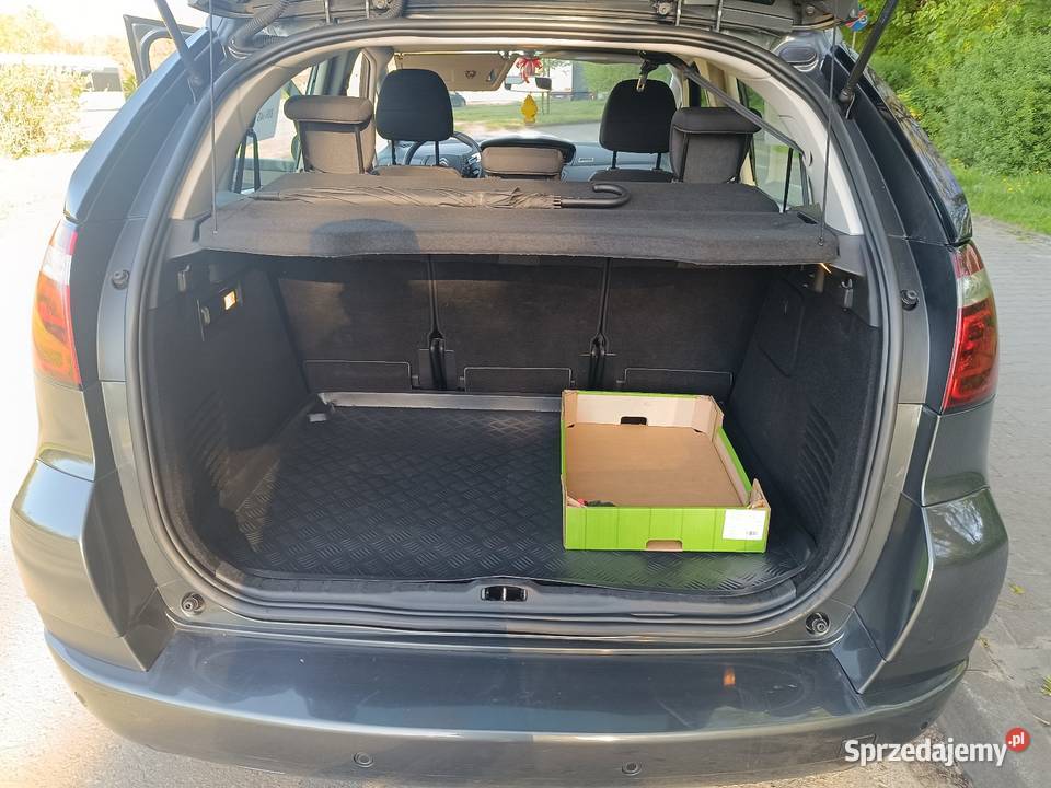 Sprzedam Citroen C4 Picasso 2013 r światła przeciwmgielne Piotrków Trybunalski