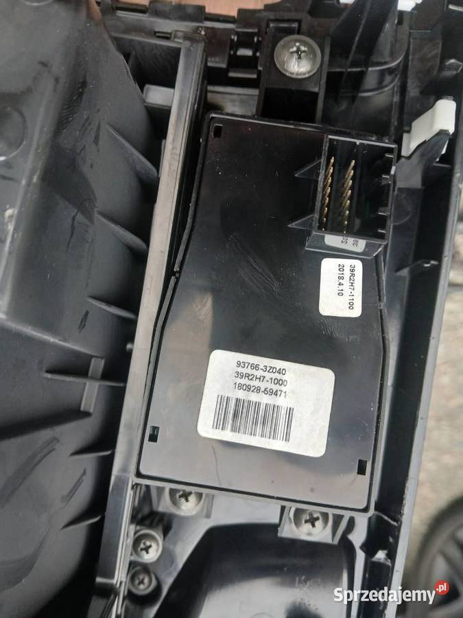 Włącznik panel ręcznego Hyundai i40 937663Z040 małopolskie Radłów