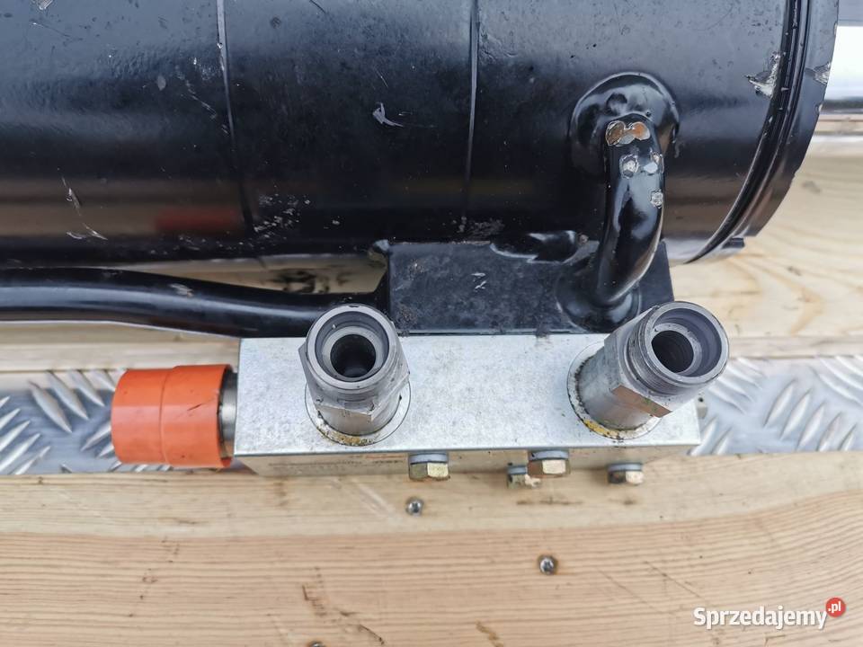 Cylinder hydrauliczny poziomowania Manitou MLT Pozostałe sprzedam