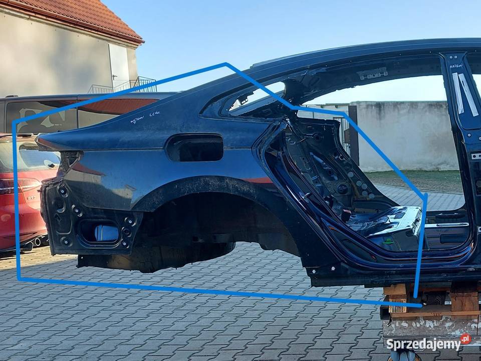 VW Arteon 3G8 2018r WANNA BŁOTNIKI TYŁ KPL