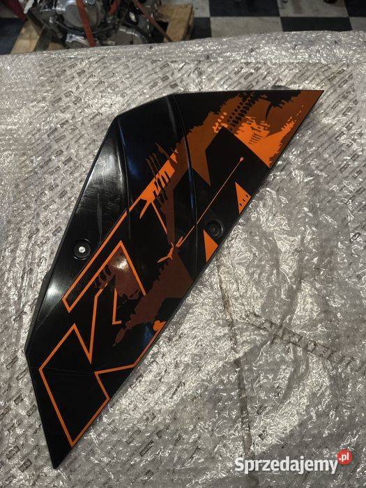 KTM 690 DUKE SM Bok Osłona Owiewka Lewa N1063 Poznań