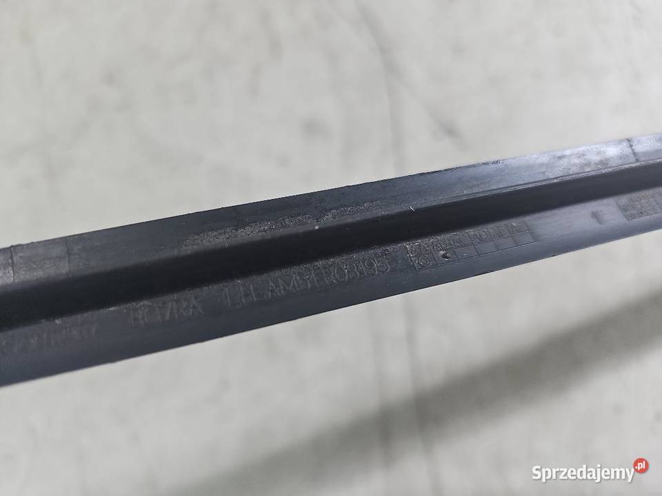 LISTWA SZYBY CZOŁOWEJ LEWA FORD C MK2 AM51R03195