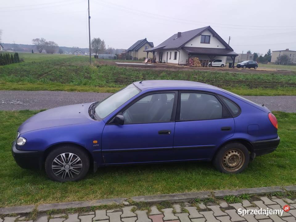 Toyota Corolla 14 Benzyna 2001 sprzedam