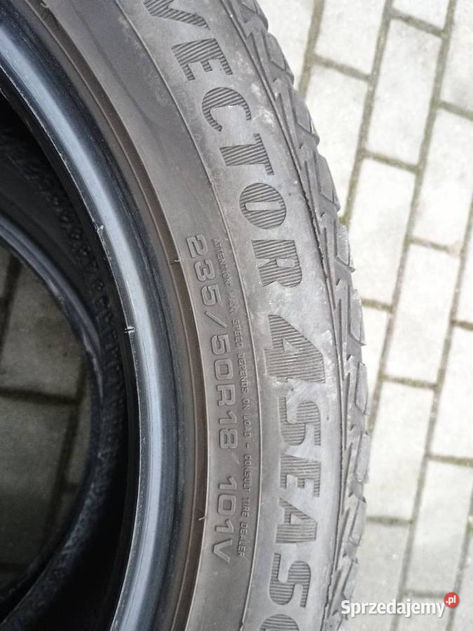 Opony zimowe 23550 R18 235 Haczów sprzedam