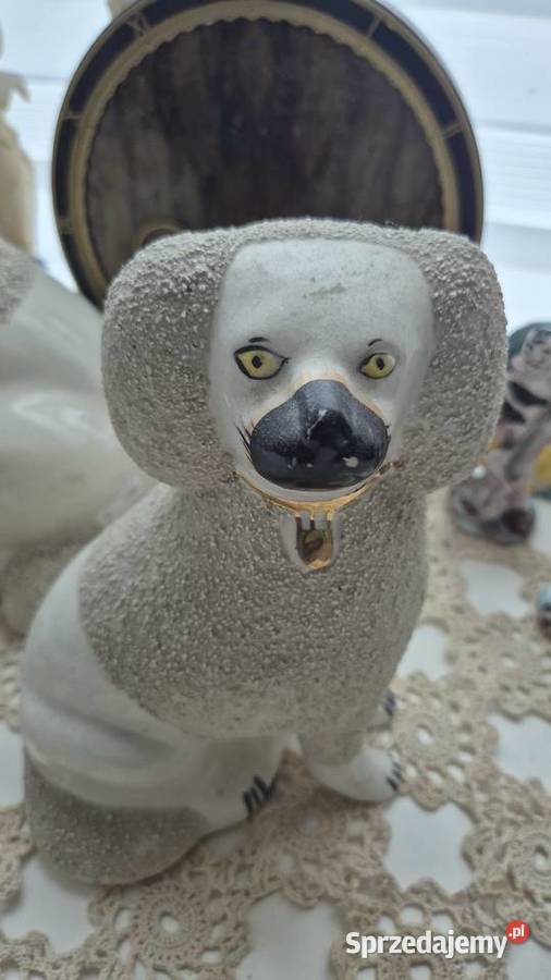 Pies pudel porcelana kominkowa Antyki Warszawa