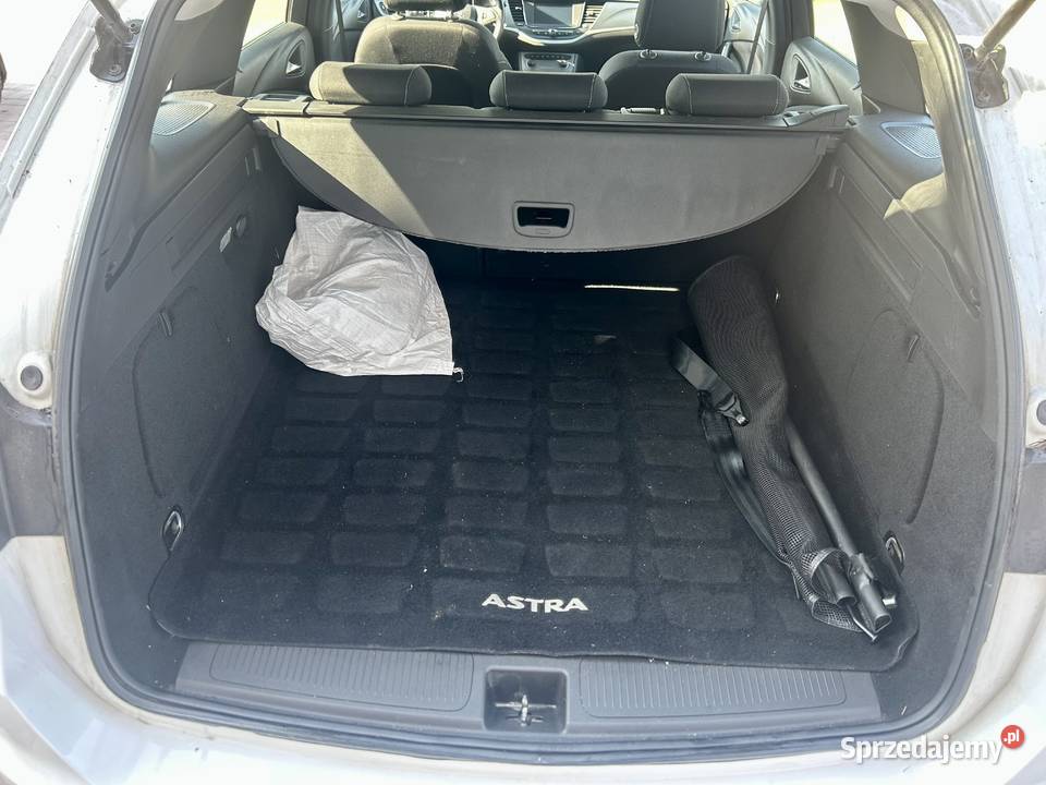 Opel Astra 2018r