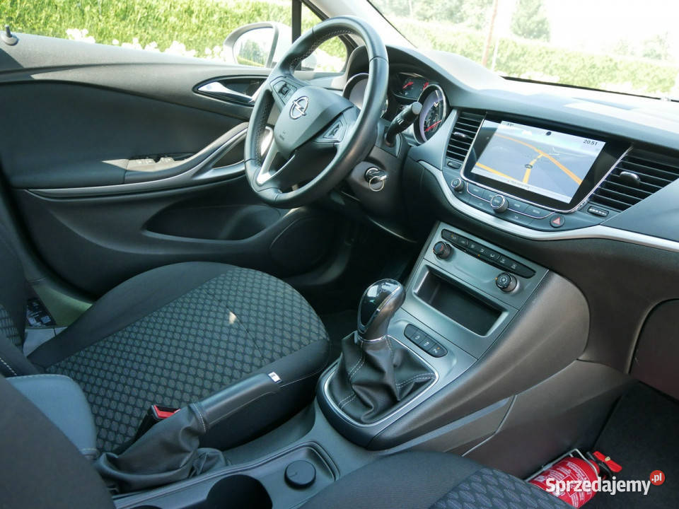 Opel Astra 10 Turbo 105 Eu6 Edition Kombi Sports manualna Astra sprzedam