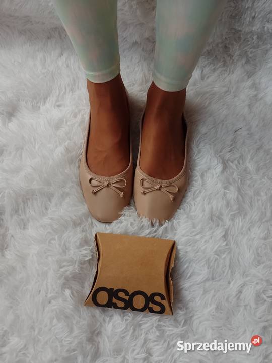 40 ASOS Design Beżowe baleriny wieczorowe z skóra ekologiczna