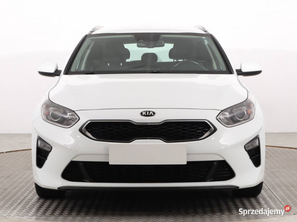 Kia Ceed 14 TGDI światła przeciwmgielne Katowice