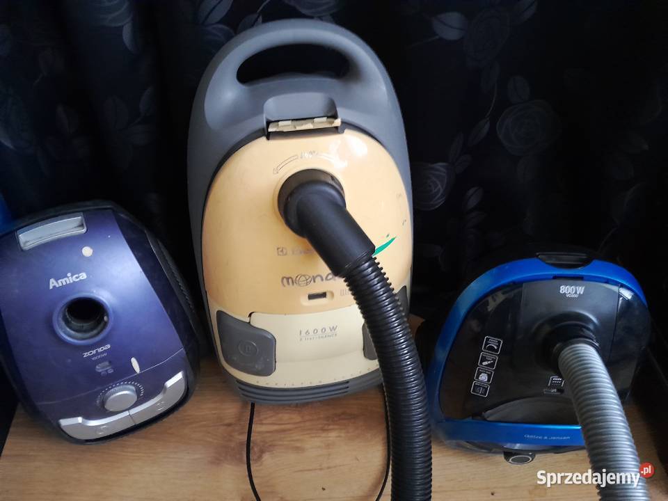 trzy odkurzaczy AGD drobne sprzedam