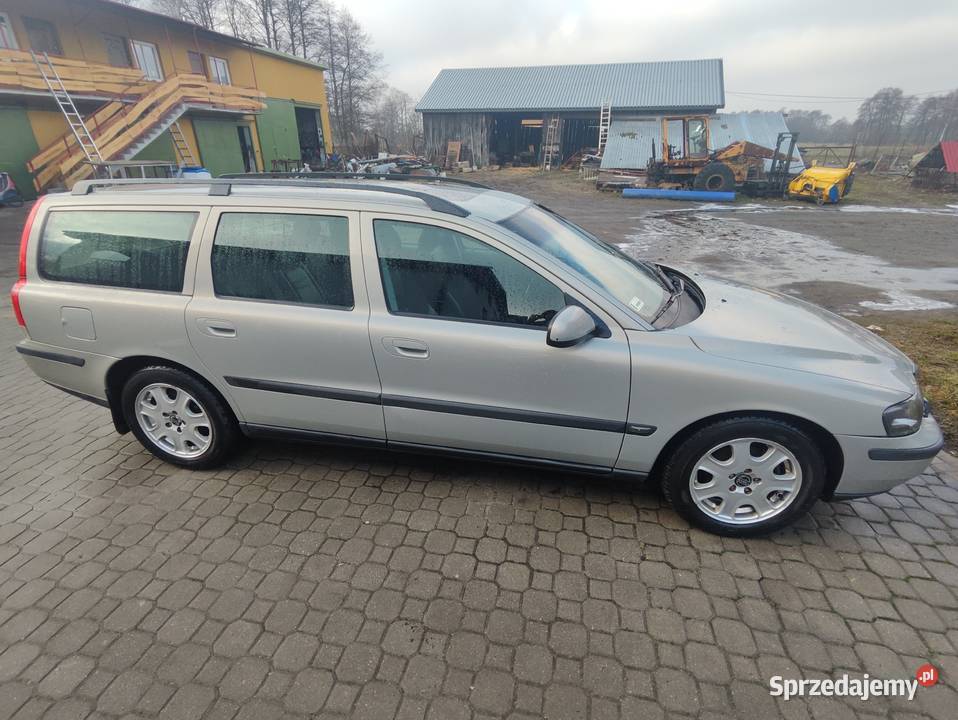 Volvo V70 II 25 diesel 2000r 140 103kW manual V70 Warka