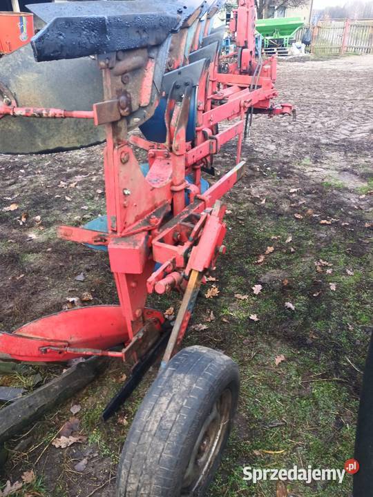 Pług Massey Ferguson na licencji Frost Pólki