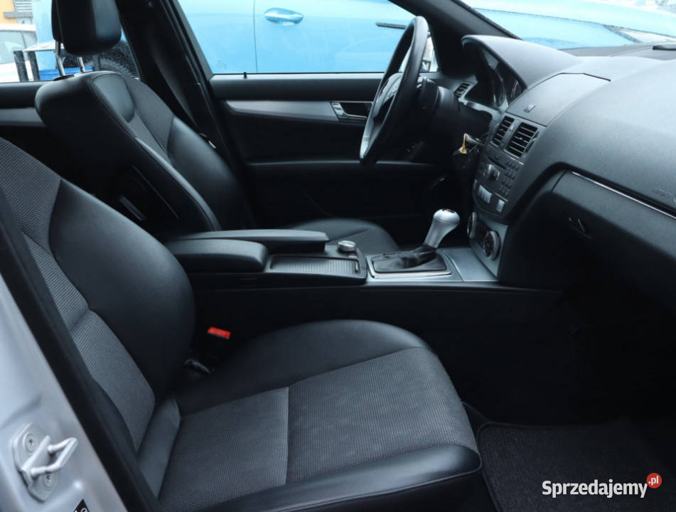 Mercedes C C 180 srebrny mazowieckie Piaseczno