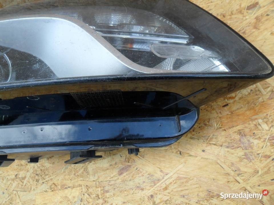 AUDI Q5 LAMPA REFLEKTOR PRAWY XENON sprzedam
