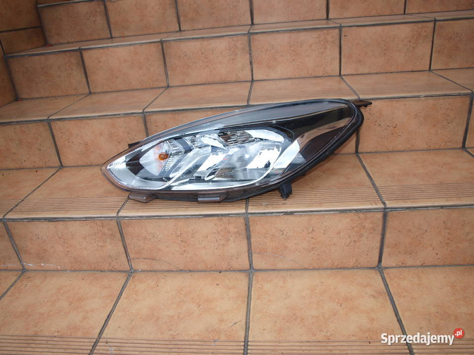 Ford Fiesta Mk8 lampa lewa przód zwykła 2017 Kalisz