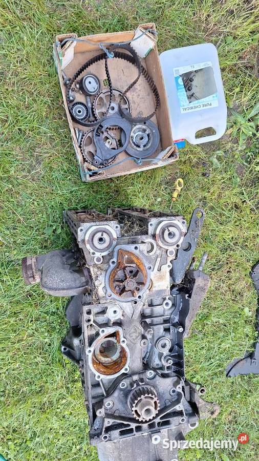 Obudowa termostatu czujniki Peugeot 406 18 16V Konin