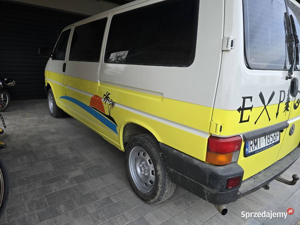 VW Transporter T4 24d LONG 1995r 9 os hak Rok produkcji 1995 Tuszyma