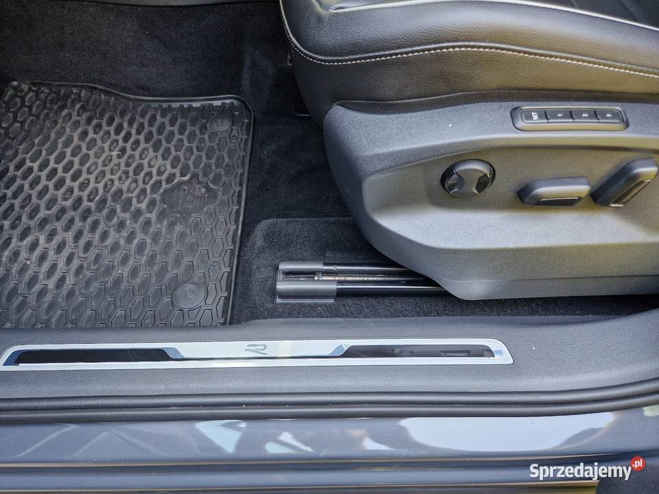 Tiguan RLINE reflektory ksenonowe Samochody osobowe Międzychód