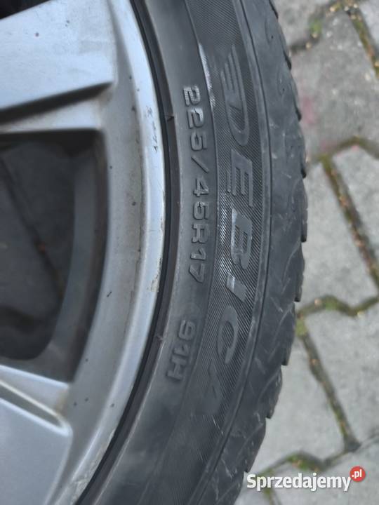 Alufelgi Honda z zimowymi oponami Dębica