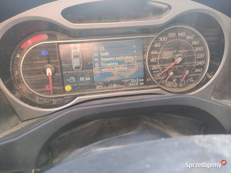 Ford mondeo w całości na cześć Łany