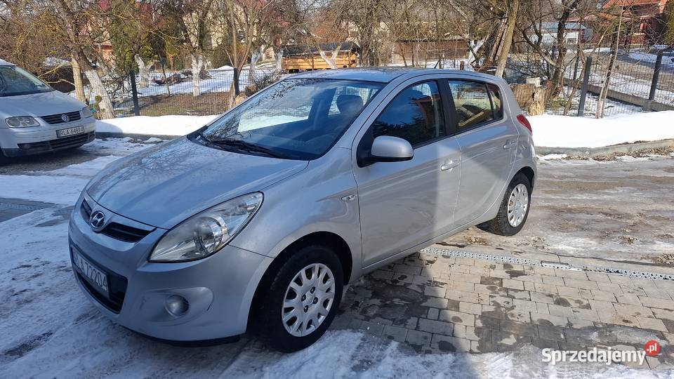 Hyundai  * I20 * 1.2 * Benzyna * 2011r * klima *bdb stan*