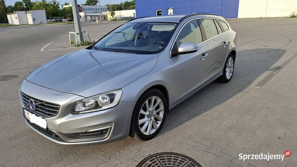 Volvo V60 D2 Momentum Chełm