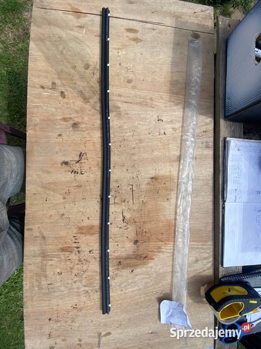 BMW F20 F20N usczelka drzwi 51337240850