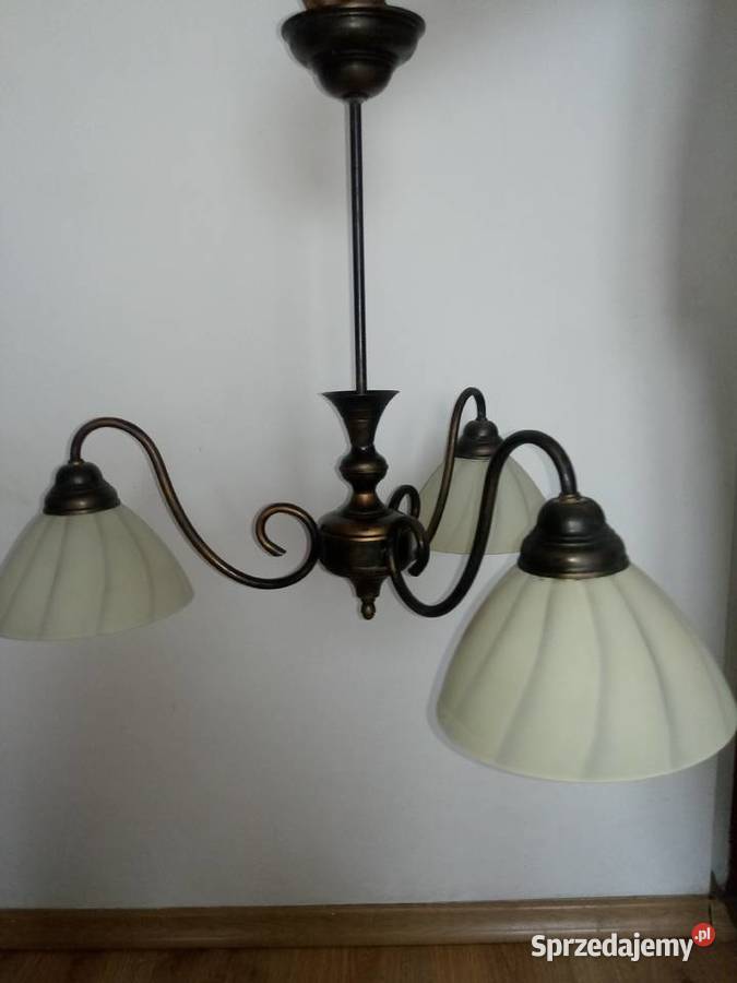 Żyrandol rodem z PRL u Vintage Zawiercie