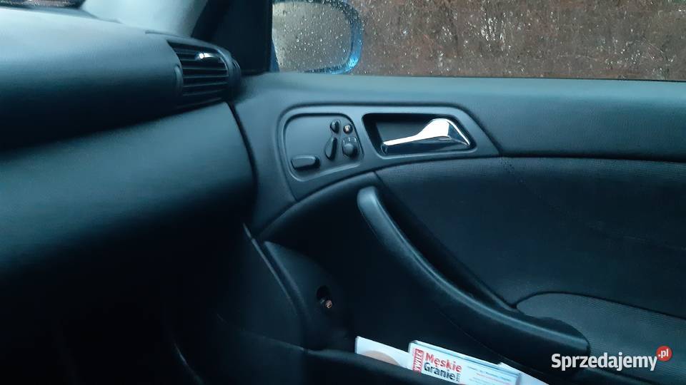 Mercedes C coupe W203 LPG 2005r Samochody osobowe