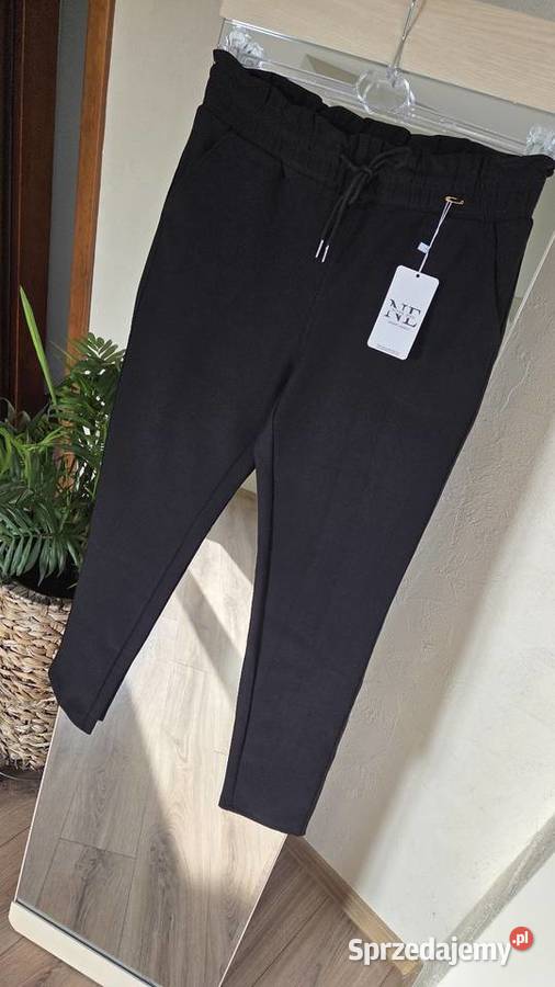 Damskie spodnie leginsy czarne sprzedam