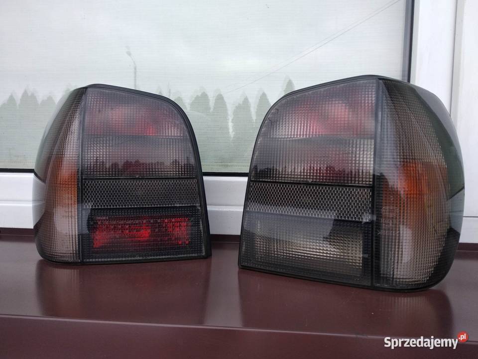 VW Polo III 6N lampy tył tylne Hella Black prawa osobowe Sieradz