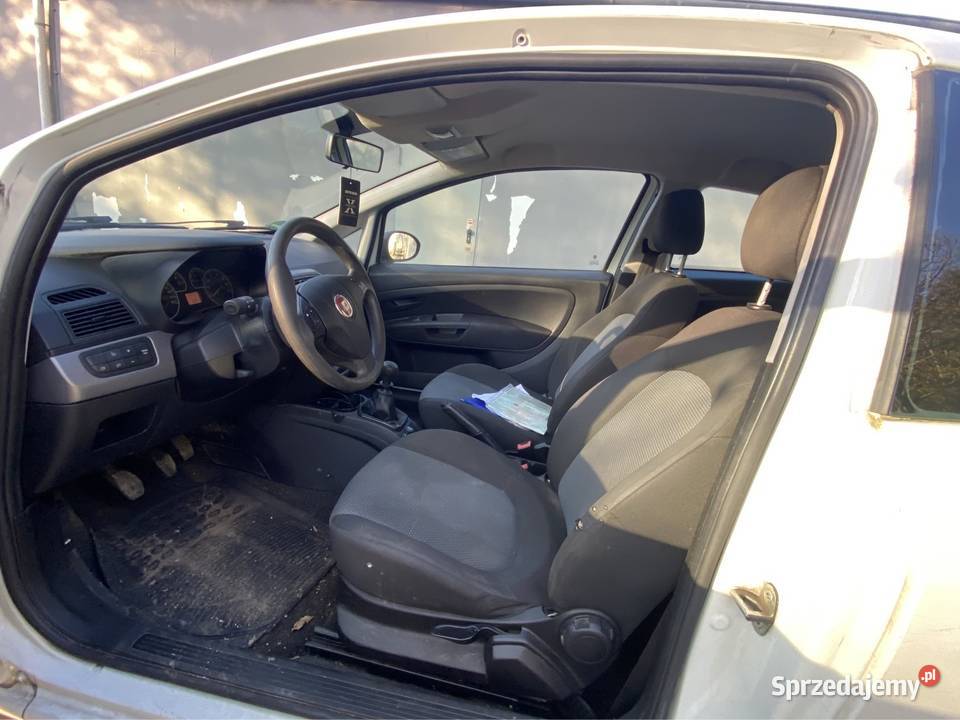 Fiat Punto 12 benzyna uszkodzony