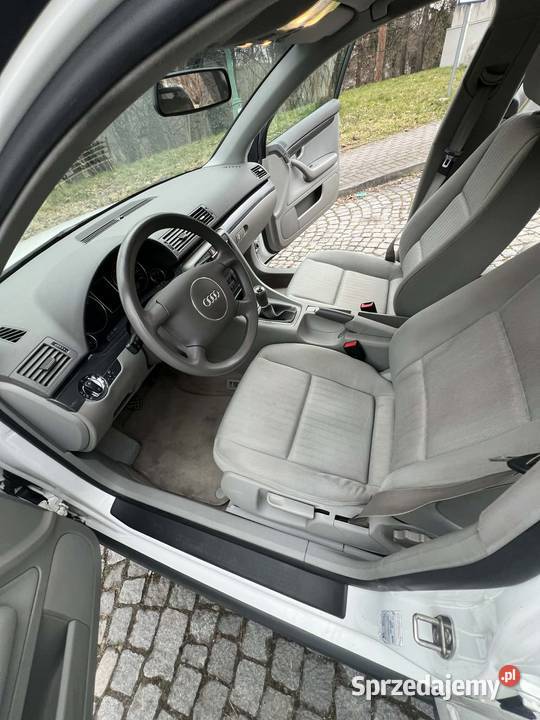 Audi A4B6 16 benzyna Nysa