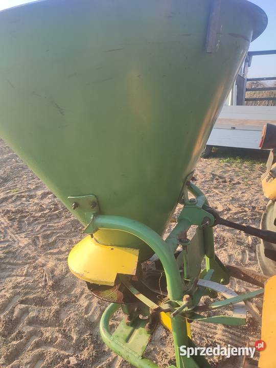 Rozsiewacz do nawozu Agromet Brzeg NO12 Accord Rozsiewacze nawozów mazowieckie Maruszów