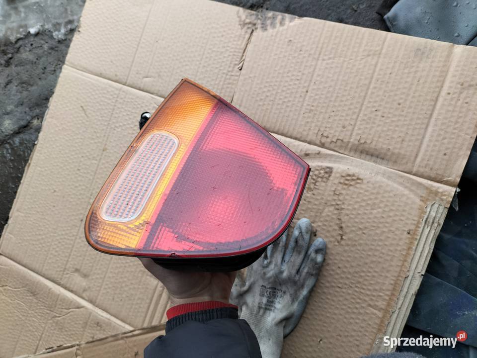 LAMPA TYŁ TYLNA KLAPA Mitsubishi Carisma Kamień-Kolonia sprzedam