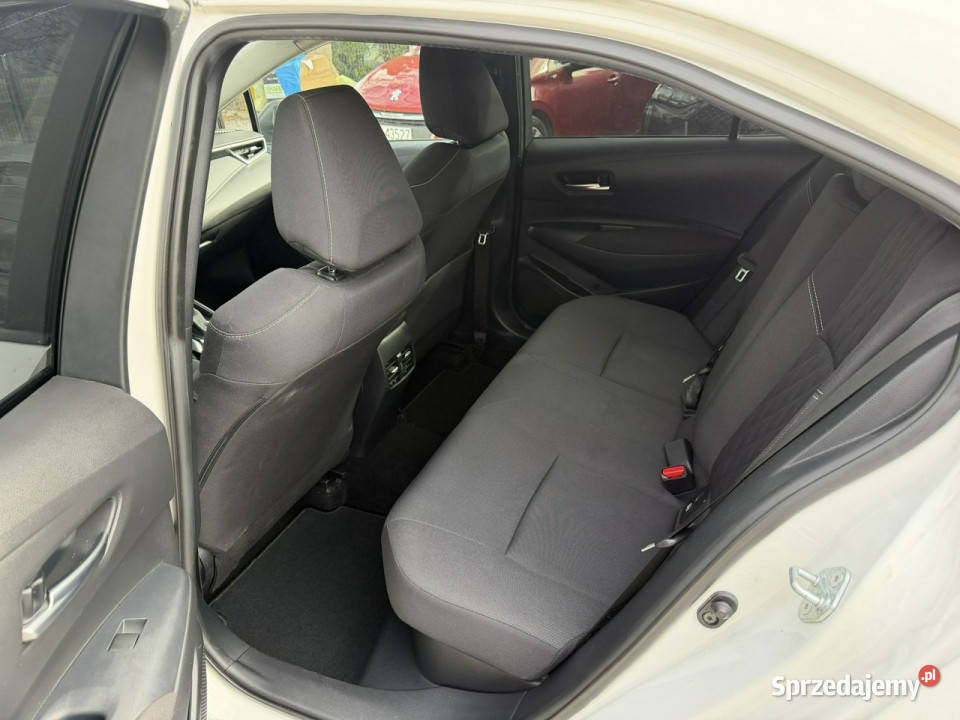 Toyota Corolla 18 HSD 122 Style Salon 122KM