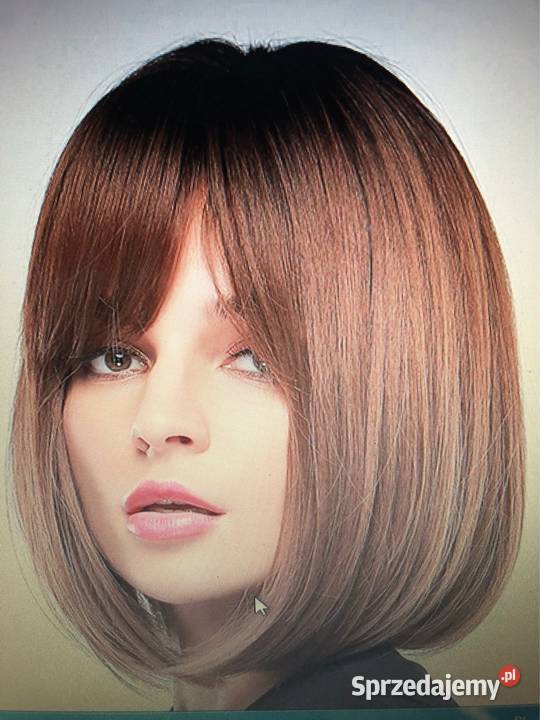 Peruka średniej długości