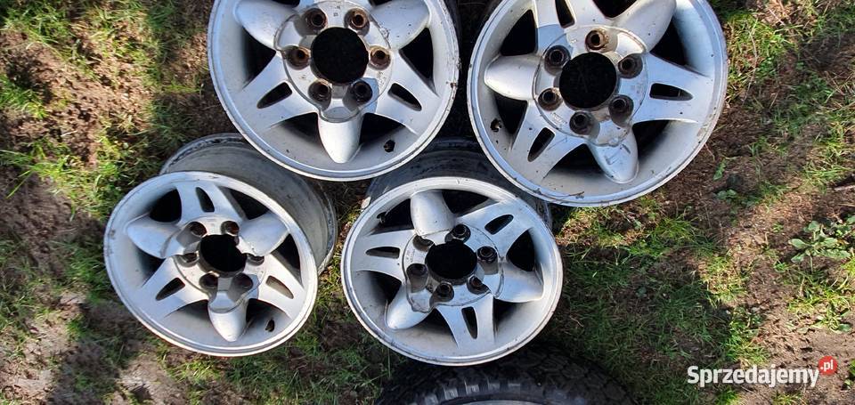 Nissan terrano Ford Maverick felga felgi opony Garwolin