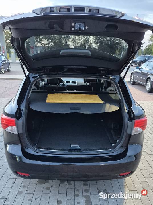 Toyota Avensis III FL 20 D4D Kombi 2012 Navi tempomat Avensis sprzedam