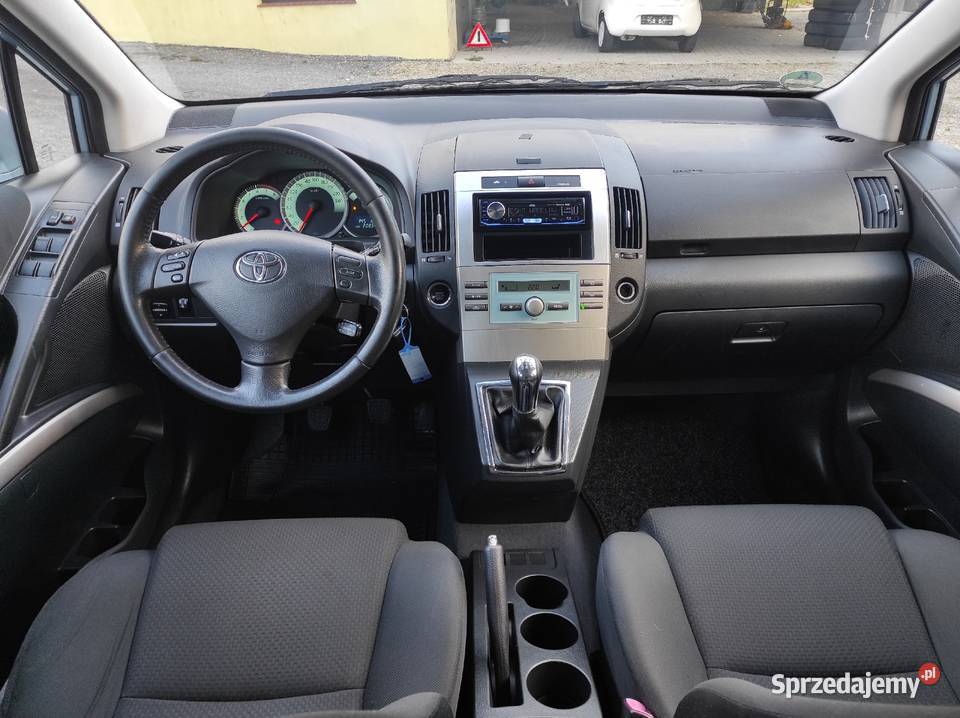 Toyota Corolla Verso 18 benz 7 osobowa isofix Ziębice