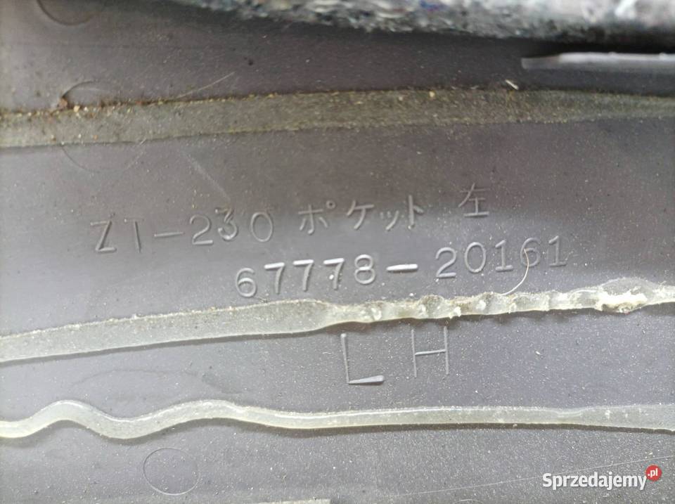 TAPICERKA BOCZEK LEWY PRZÓD KIEROWCY Toyota Rok produkcji 2002