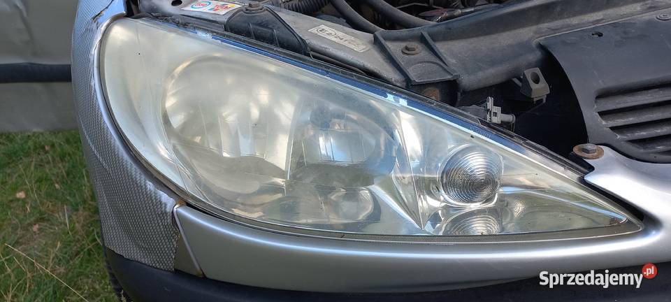 Peugeot 206 lampa prawa Lampy przednie Morawica