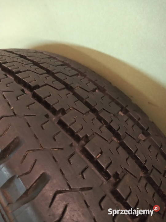 Opona Michelin Agilis 22575R16C